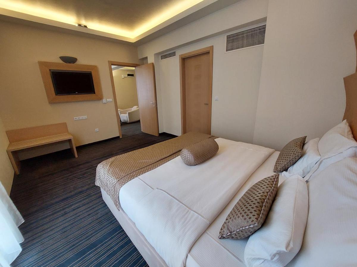 สปา โฮเต็ล เทอร์เม Hotel อิลิดชา ภายนอก รูปภาพ