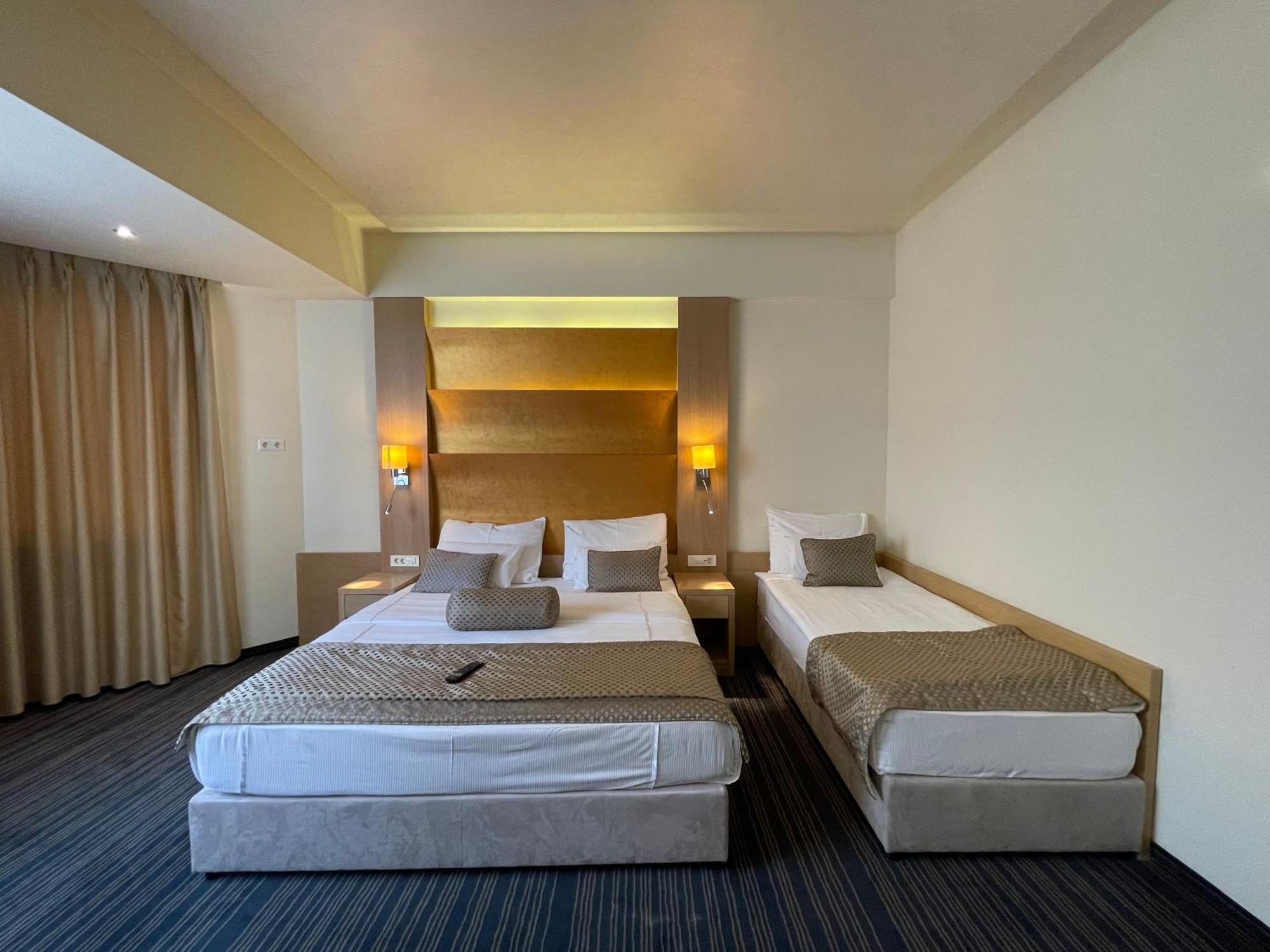 สปา โฮเต็ล เทอร์เม Hotel อิลิดชา ภายนอก รูปภาพ