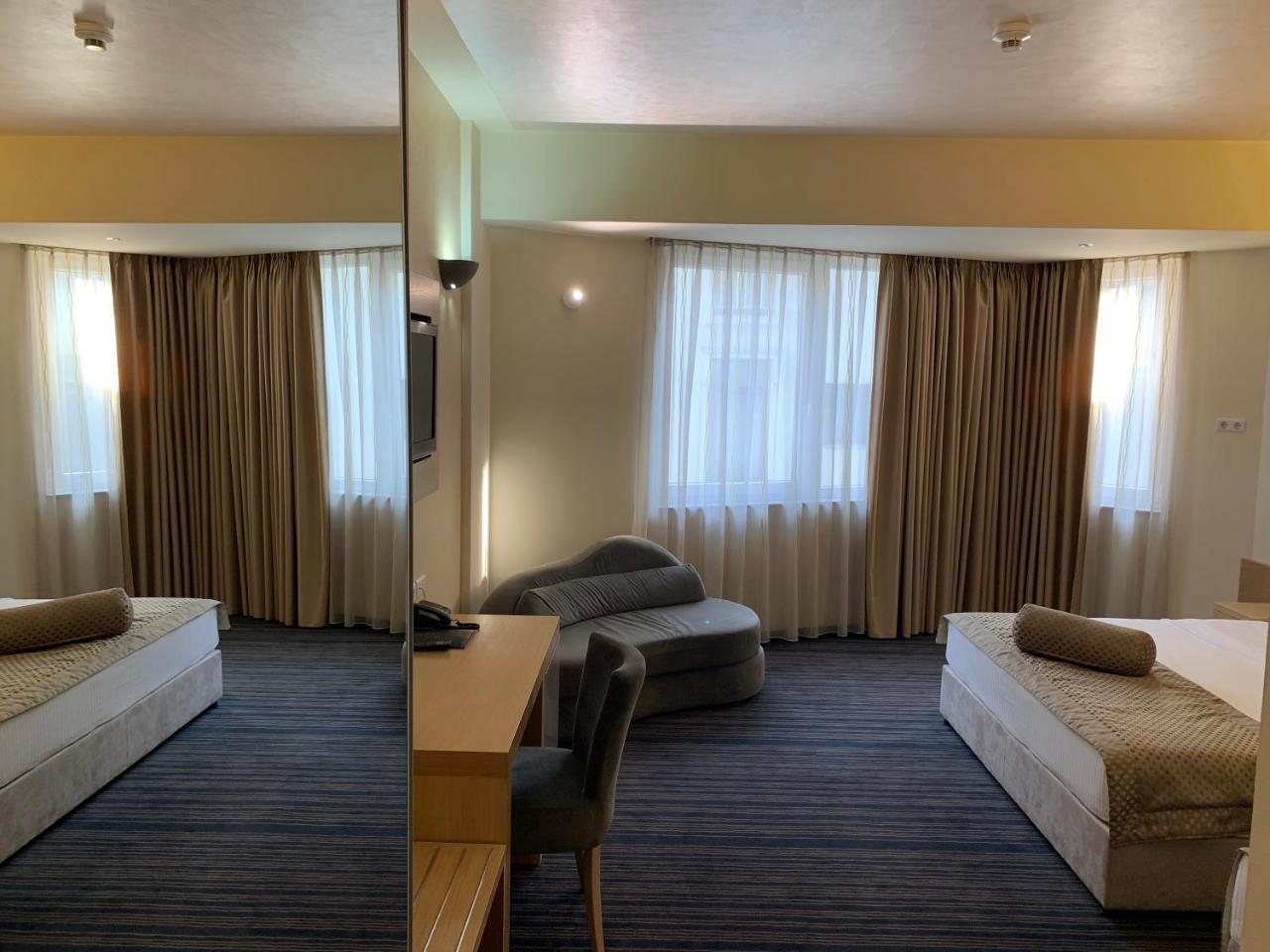 สปา โฮเต็ล เทอร์เม Hotel อิลิดชา ภายนอก รูปภาพ